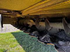 2022 CASE WD 2105 Swather/RD165 Rotary Disc Header