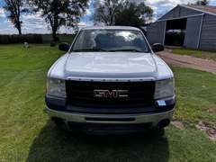 2011 GMC Sierra Pickup Truck