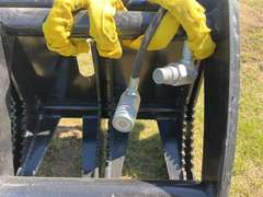 56" Clamshell Grapple Attachment