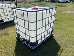 (1) Liquid Storage Tote