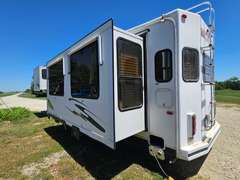 32' 2000 Nu-Wa HitchHiker II Fifth Wheel Camper