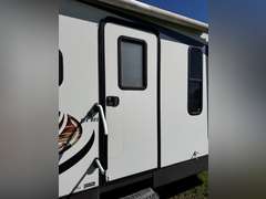 2013 Jayco Eagle Travel Trailer w/ Supplies