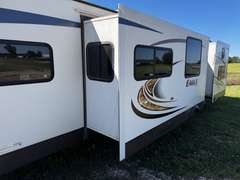 2013 Jayco Eagle Travel Trailer w/ Supplies