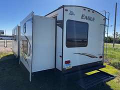 2013 Jayco Eagle Travel Trailer w/ Supplies