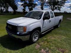 2011 GMC Sierra Pickup Truck