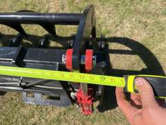 56" Clamshell Grapple Attachment