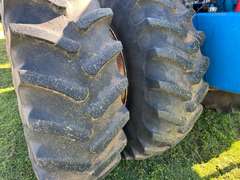 1990 Versatile 946 Tractor