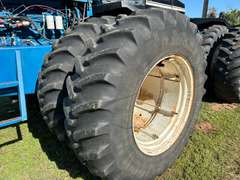 1990 Versatile 946 Tractor