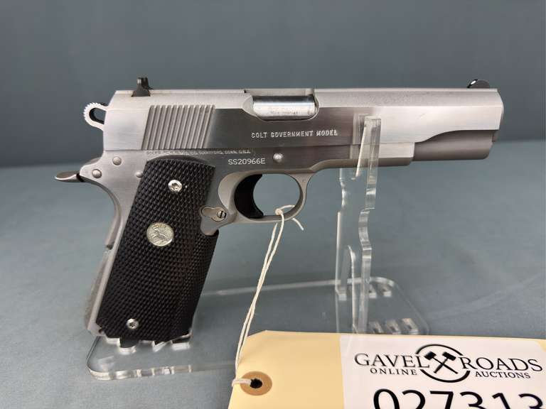 Colt Government Model MK IV Colt 45Auto Semi-Auto Pistol w/hard case #SS20966E