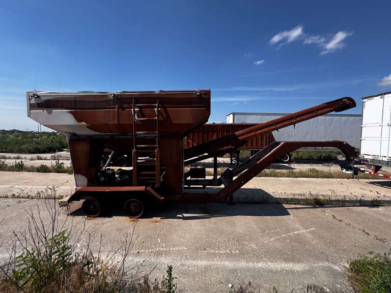 Unverferth Grain Transfer Trailer 14' Bin - Fire Damaged