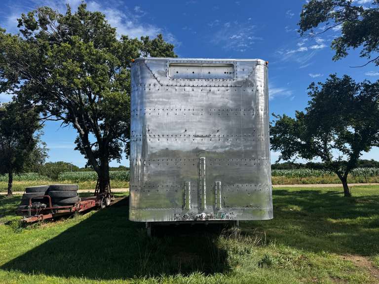 2005 Wilson 53' Aluminum Livestock Trailer