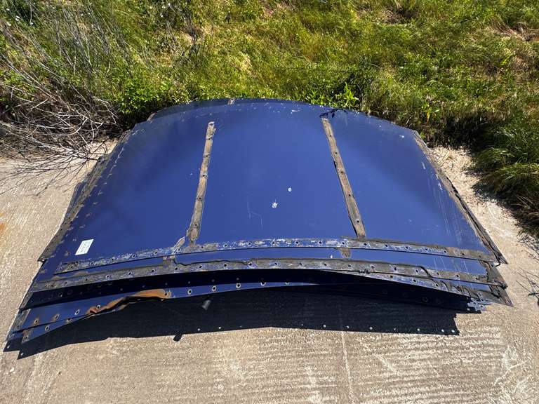 (5) 9' x 4' Metal Panels