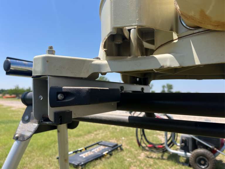 Makita 10" Radial Arm Saw and Ryobi Stand