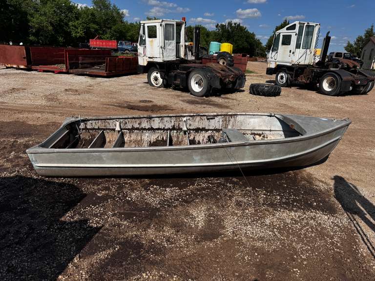 15' x 5' Aluminum Boat