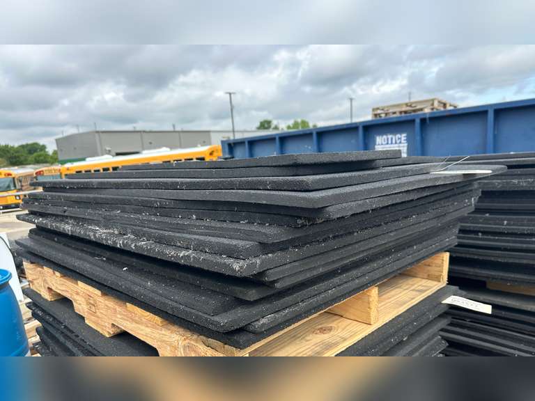 (13) 3' x 4' Rubber Mats