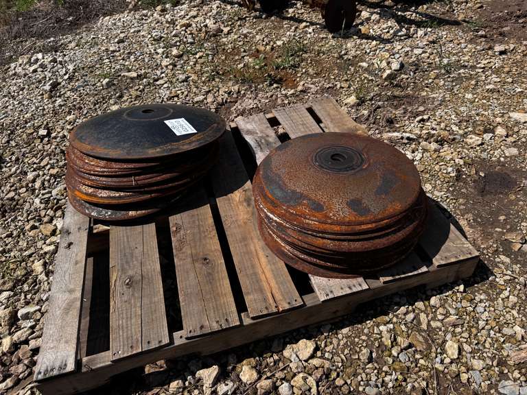 Approximately (20) 19" & (23) 22" Disc Blades