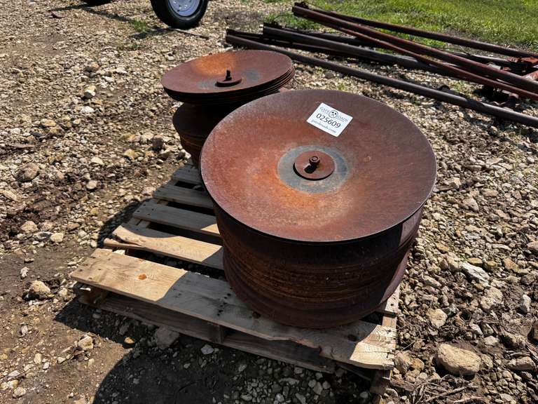 Approximately (50) 20" & (50) 22" Disc Blades