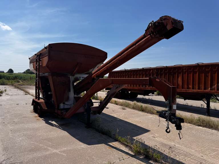Unverferth Grain Transfer Trailer 14' Bin - Fire Damaged