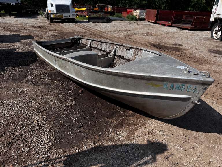 15' x 5' Aluminum Boat