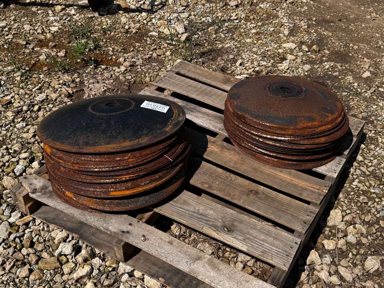 Approximately (20) 19" & (23) 22" Disc Blades