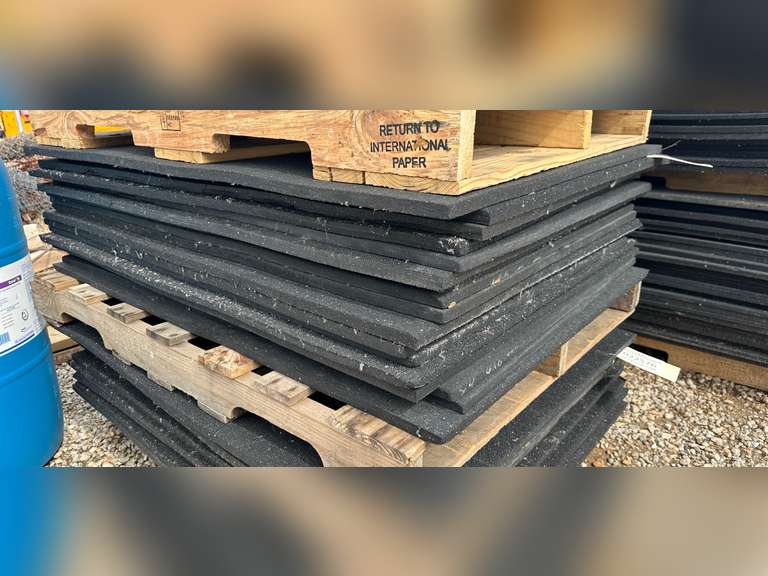 (17) 3' x 4' Rubber Mats