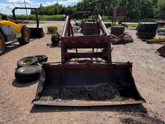 Hydraulic Loader Attachment w/ 7' Bucket