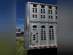 2005 Wilson 53' Aluminum Livestock Trailer