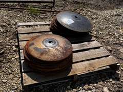 Approximately (20) 19" & (23) 22" Disc Blades