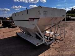 12' x 8' Willmar Road Runner 10 Grain Box