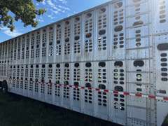 2005 Wilson 53' Aluminum Livestock Trailer