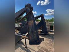 Hydraulic Loader Attachment w/ 7' Bucket