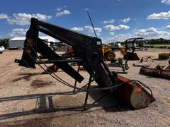 Hydraulic Loader Attachment w/ 7' Bucket