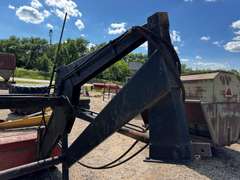 Hydraulic Loader Attachment w/ 7' Bucket