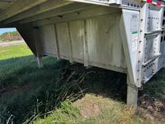 2005 Wilson 53' Aluminum Livestock Trailer