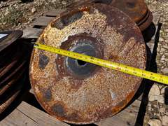 Approximately (20) 19" & (23) 22" Disc Blades