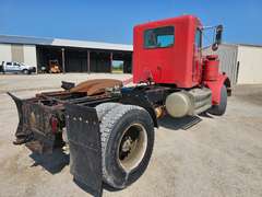 1985 Peterbilt Truck