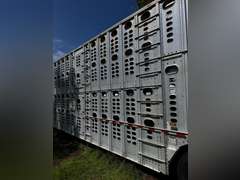 2005 Wilson 53' Aluminum Livestock Trailer