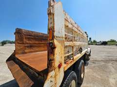 2004 Peterbilt 330 Dump Truck