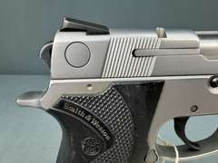 Smith & Wesson 4046TSW 40S&W Semi-Auto Pistol #TDU9344