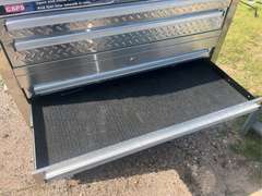 Upright Toolbox
