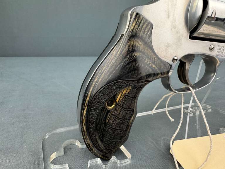 Smith & Wesson 60-15 357Mag Revolver w/hard case #CNV1078