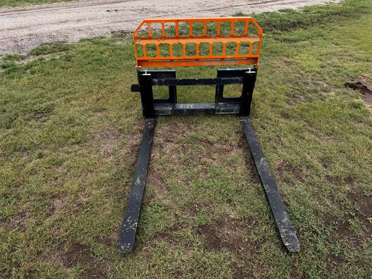 5' LandHonor Adjustable Skid Steer Fork Attachment