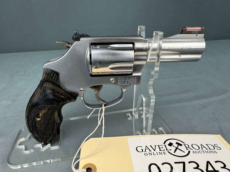 Smith & Wesson 60-15 357Mag Revolver w/hard case #CNV1078