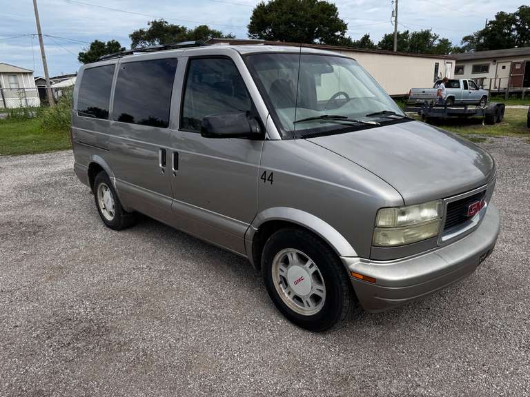 2004 GMC Safari Van