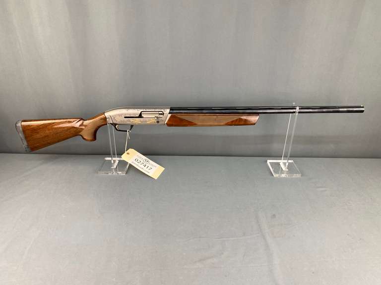 Browning Maxus 12ga Semi-Auto Shotgun w/hard case #2012DU1733