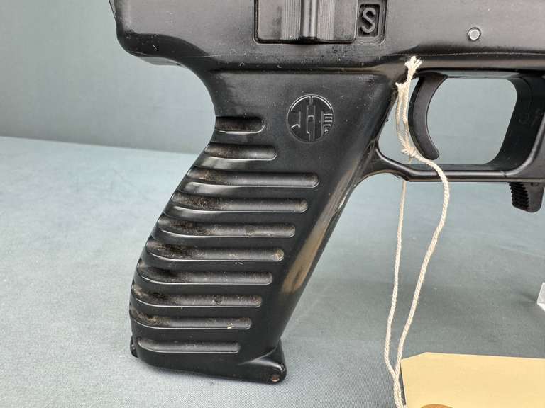 Intratec Sport 22 22LR Semi-Auto Pistol w/hard case #K009236