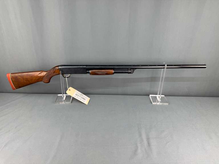 Ithaca 37 Featherlight Ducks Unlimited 12ga Pump Shotgun w/hard case #40DU0635