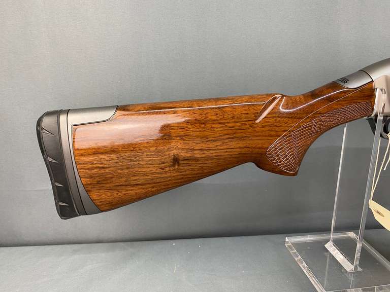 Winchester Super X3 12ga Semi-Auto Shotgun w/hard case #2010DU0700