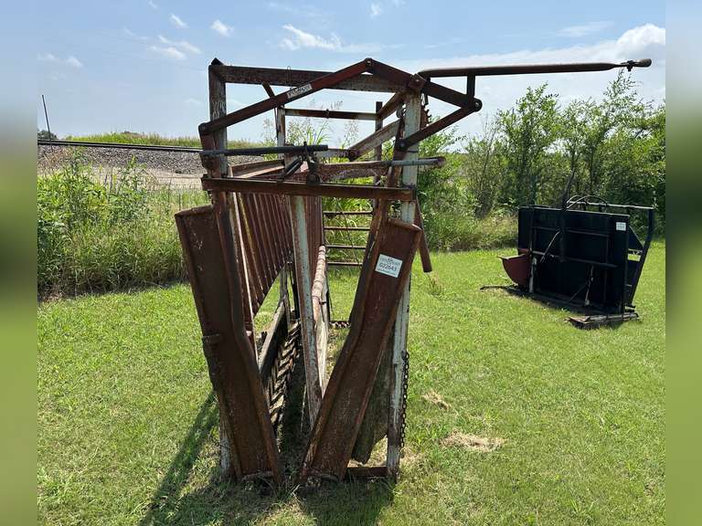 Filson Cattle Chute