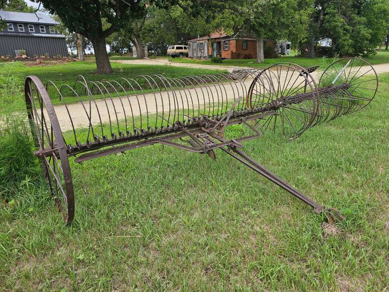 Metal Wheel Rake